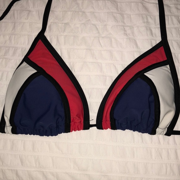 Triangle-like string bathing suit - Picture 2 of 3